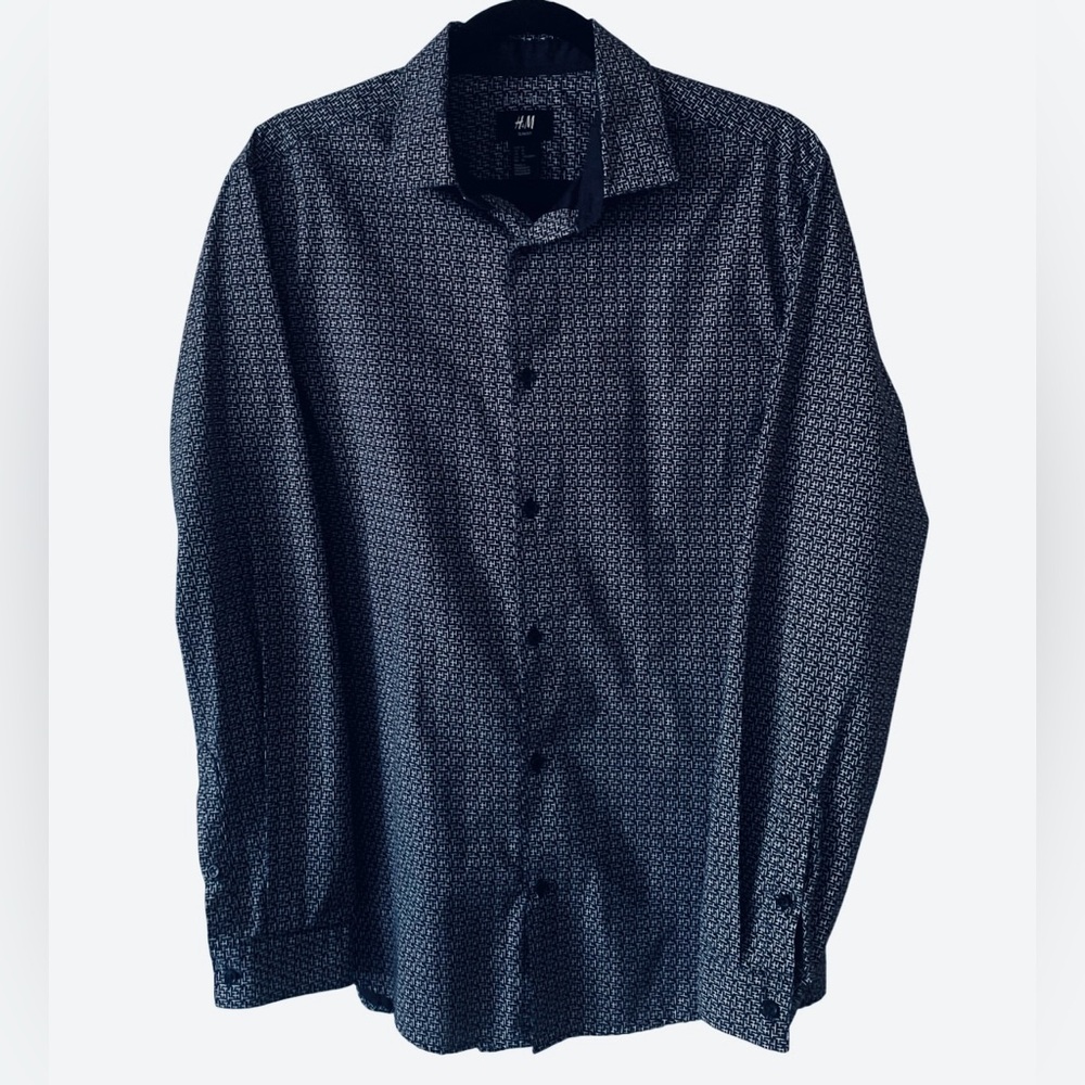 NWOT H&M Men's Navy Geometric Button Down Shirt, Slim Fit.